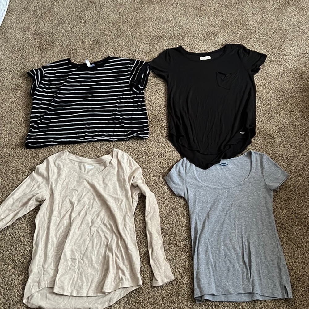 4 basic shirts sizes XS S M (old navy+hollister)